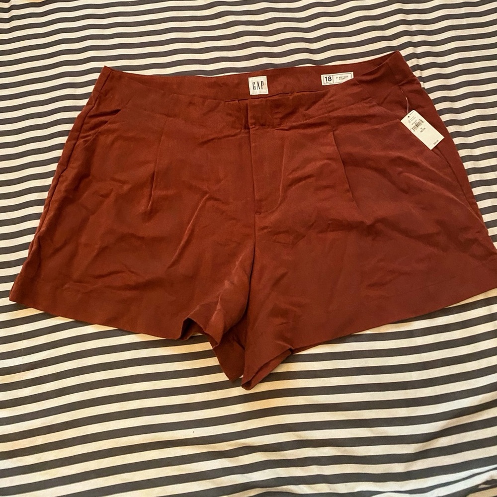 GAP Softsuit patite Shorts size 18